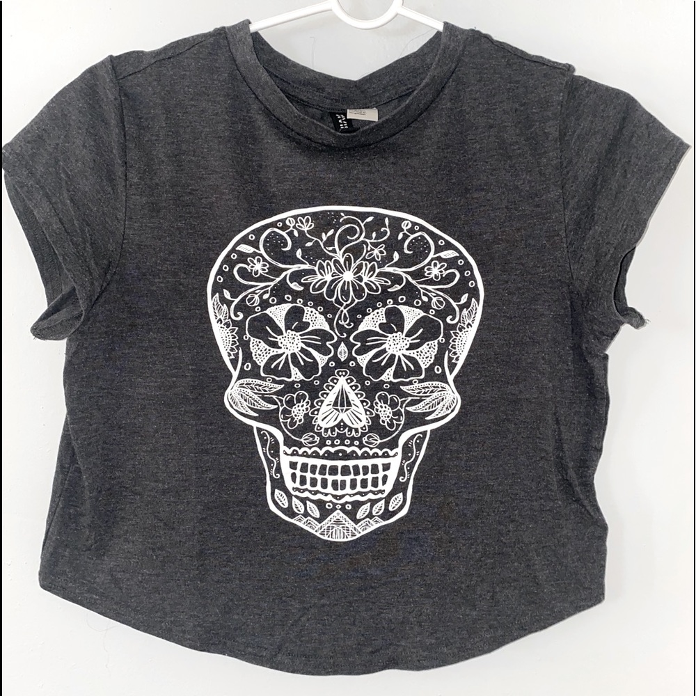 H&M sugar skull boxy cropped tee XS